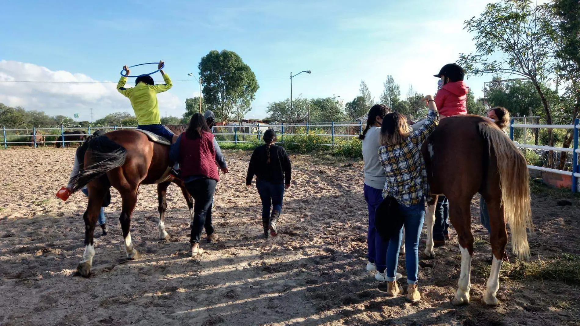 Equinoterapia Dif municipal (2)